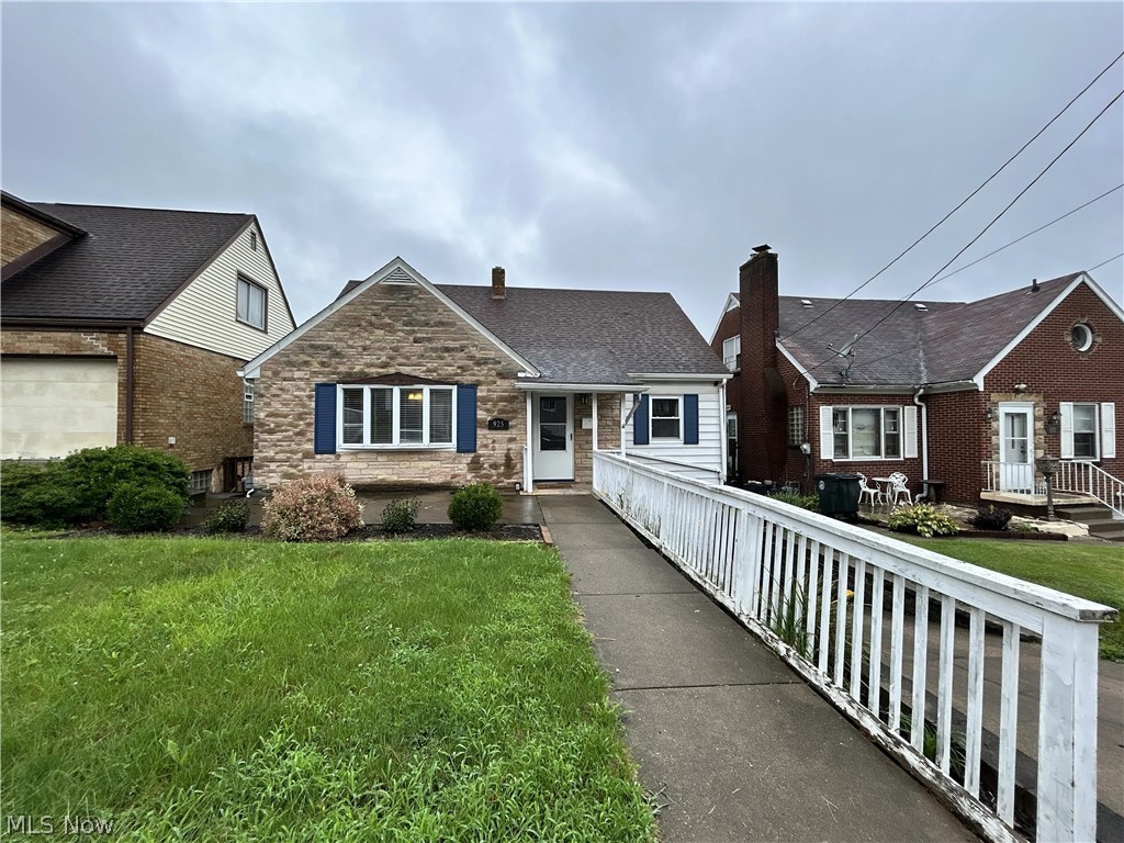 925 Oxford Blvd – photo 2
