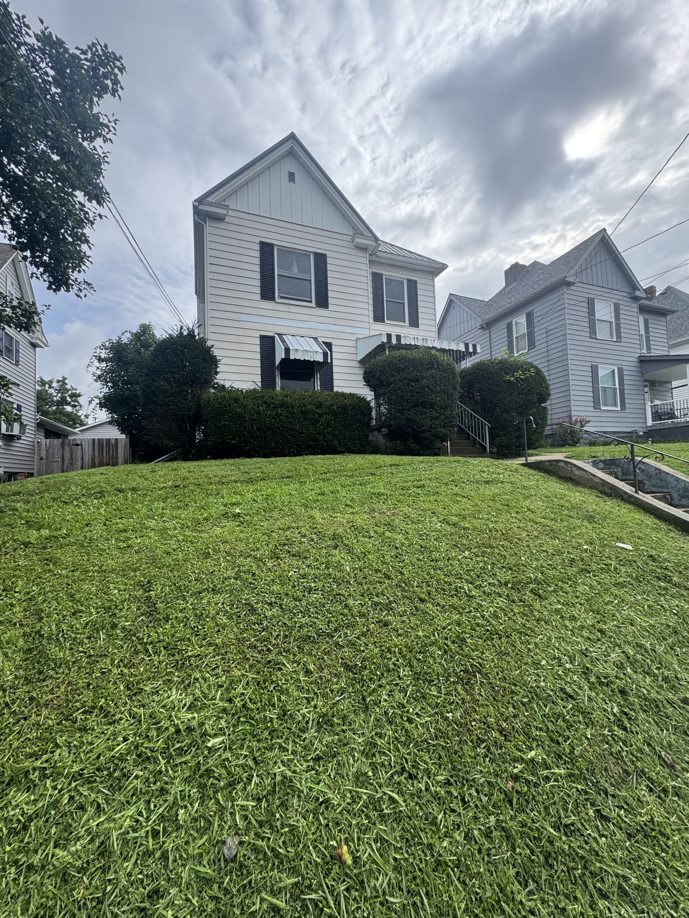 420 Duncan Ave unit 1 – photo 1