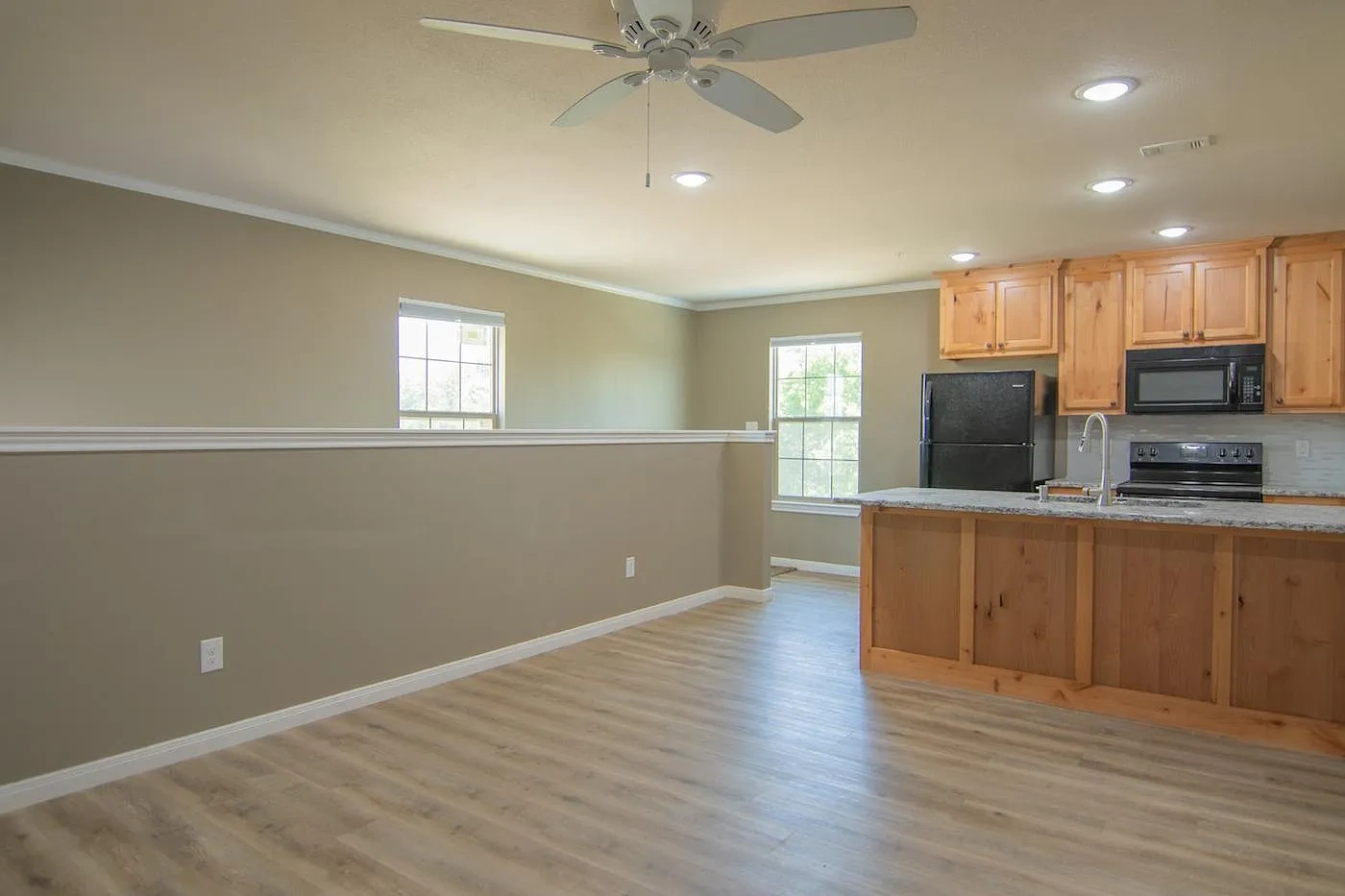 Creekside Apartments – photo 4