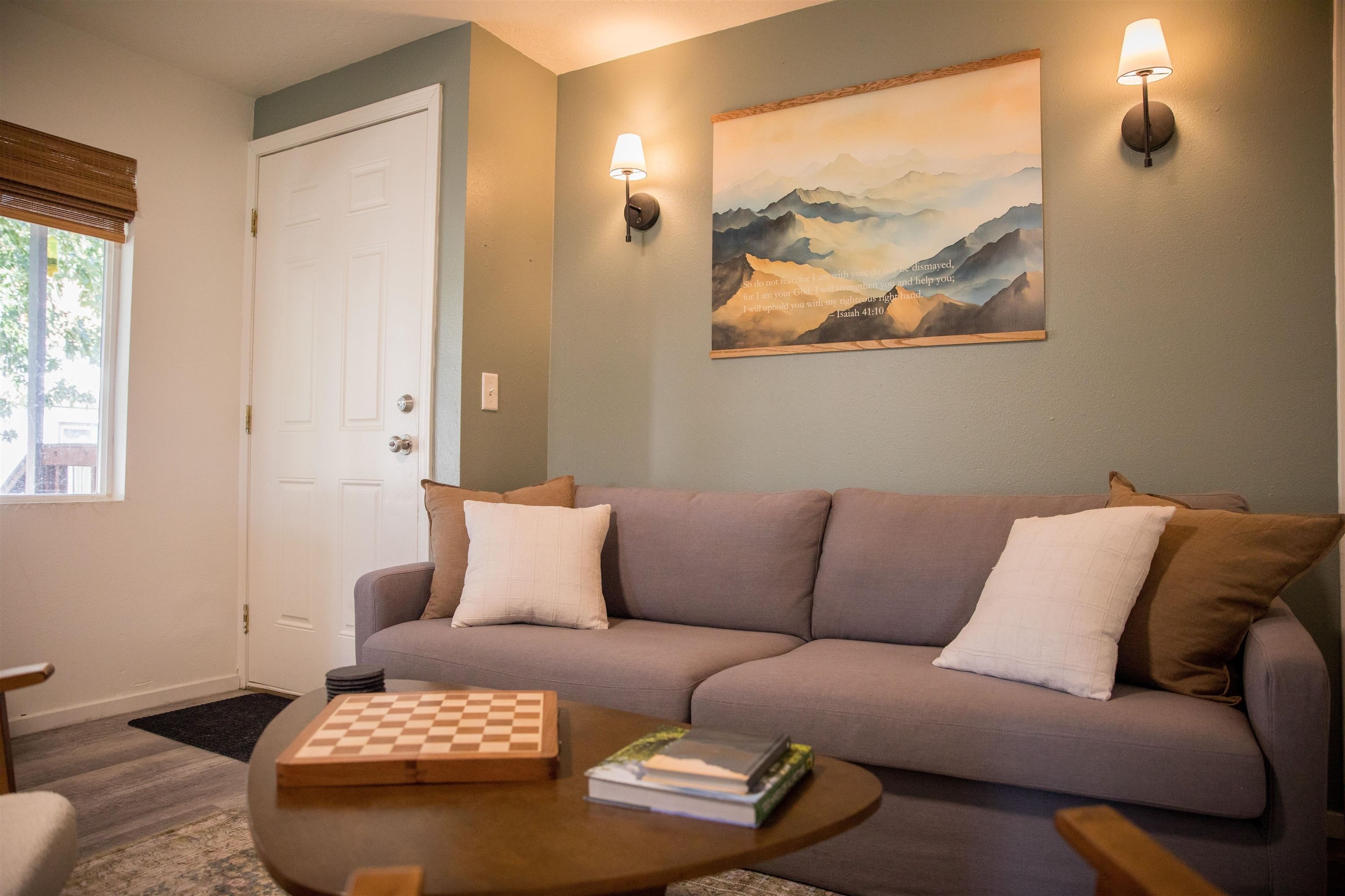 818 N Elm St – photo 2