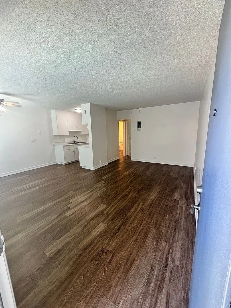 University Terrace Apartments – photo 5