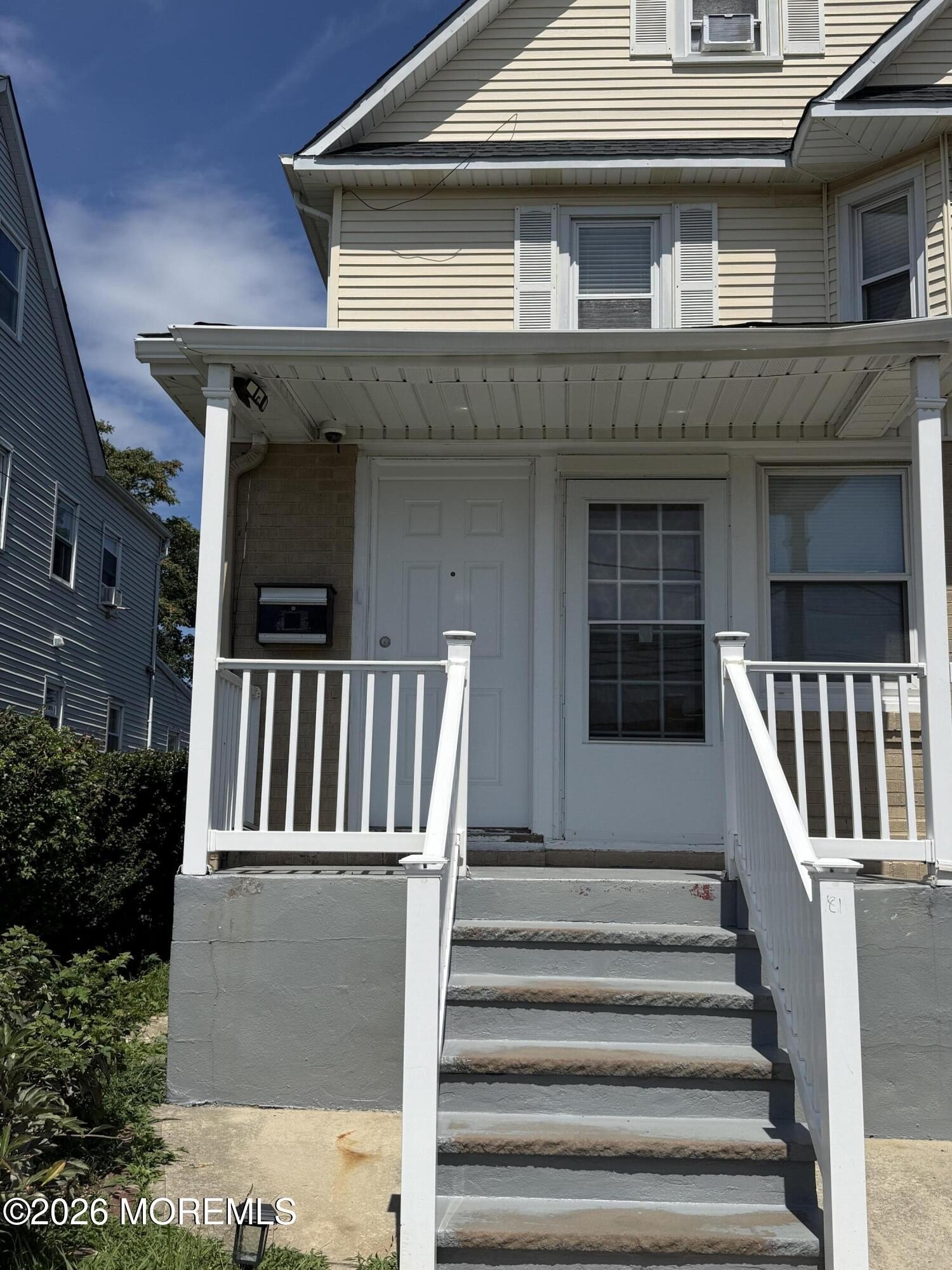 181 Garfield Ave – photo 2