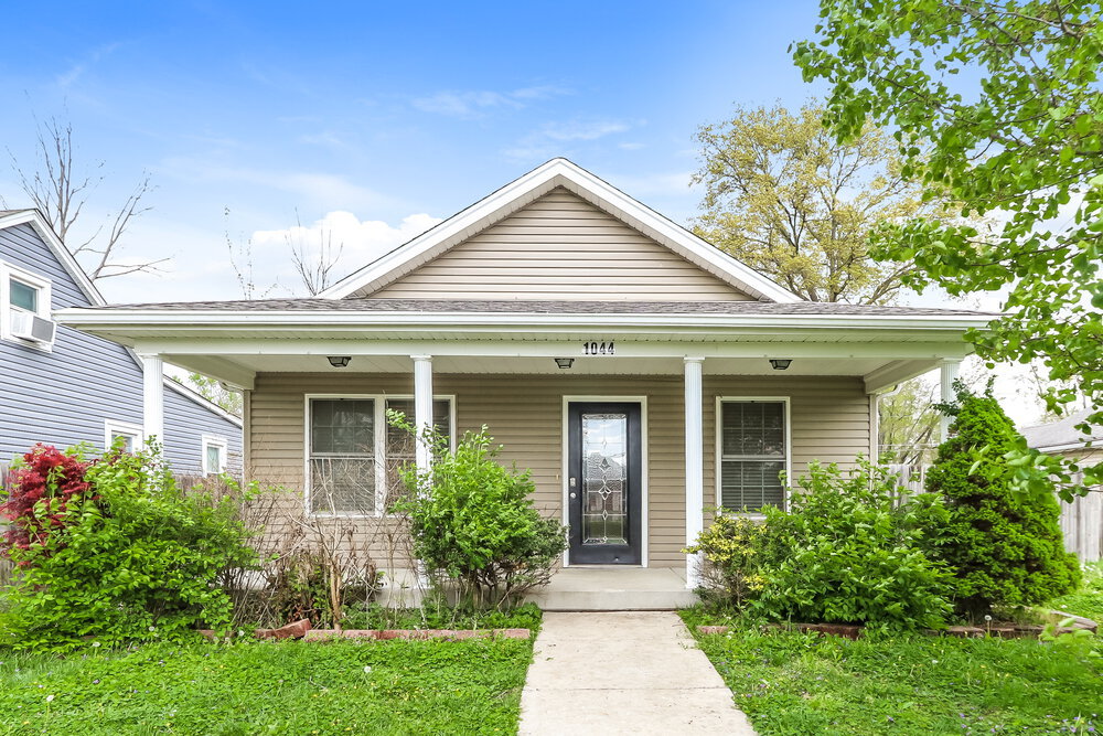 1044 Avondale Ct – photo 1