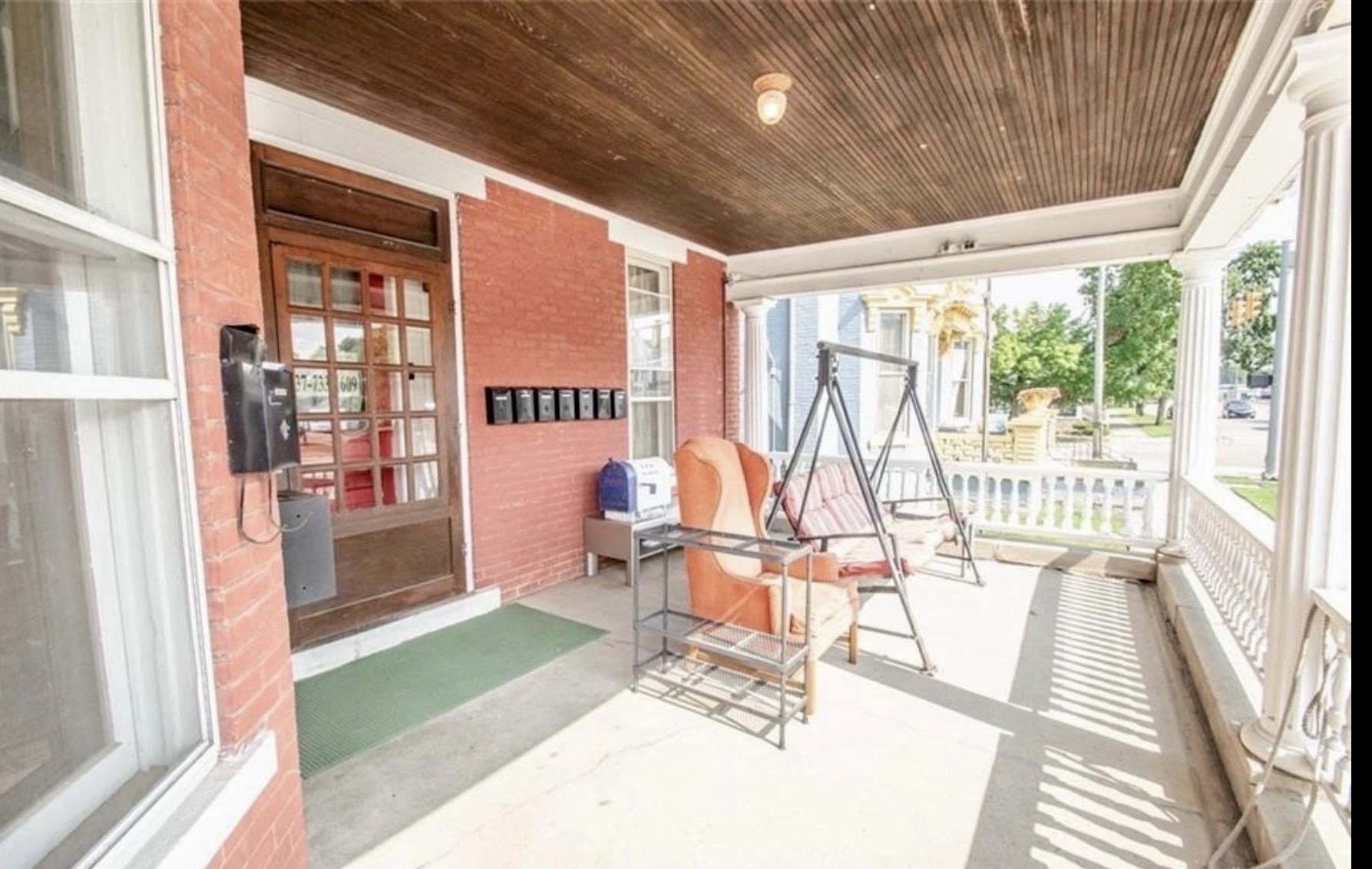 325 N Barron St – photo 5