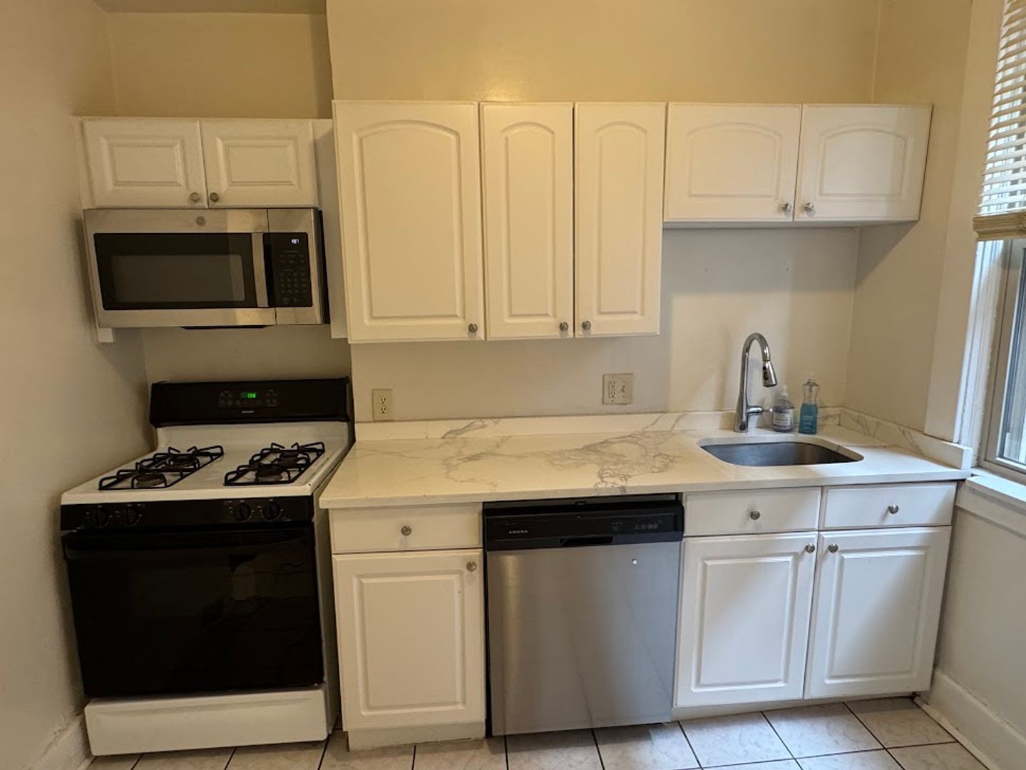 2309 Eldridge St unit 1st – photo 5