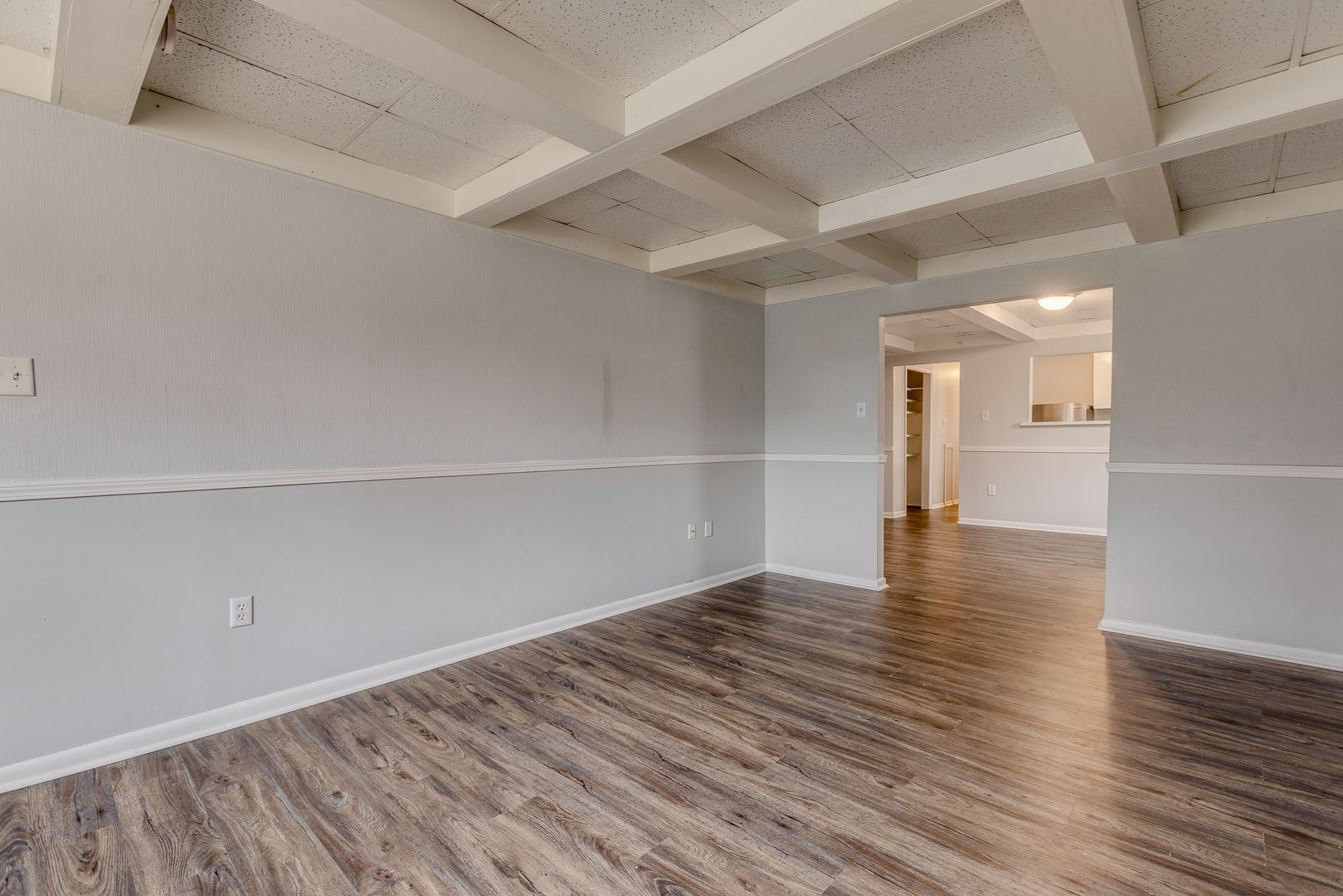 2300 Arlington Ave unit Bottom – photo 3