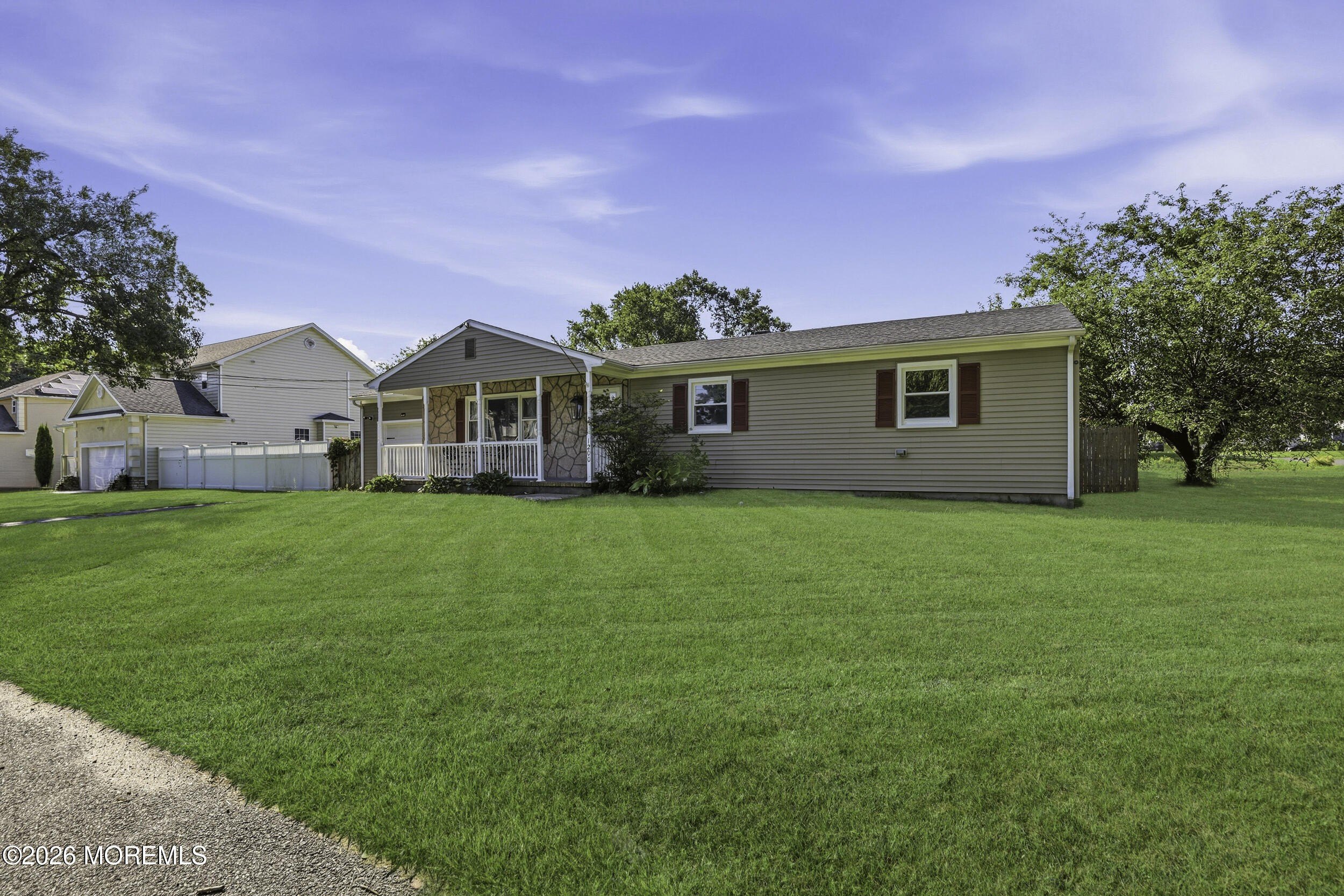 1200 Lawrence Ave – photo 4