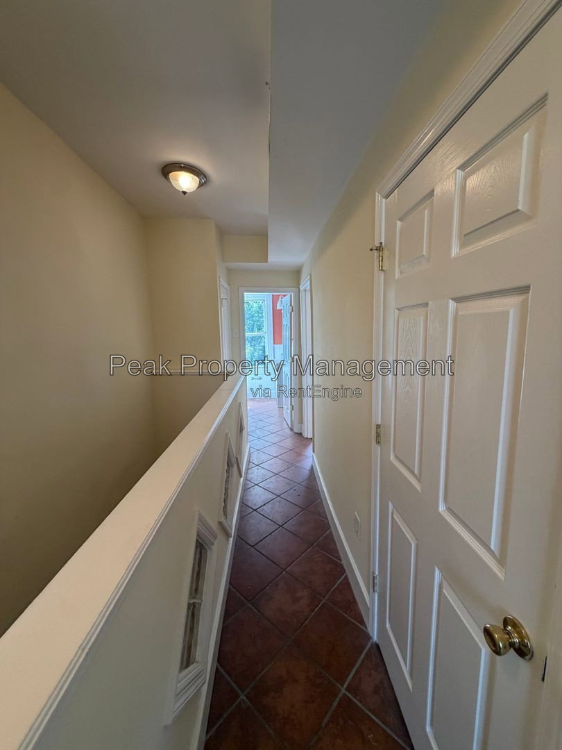 3120 Parkwood Ave unit A – photo 2