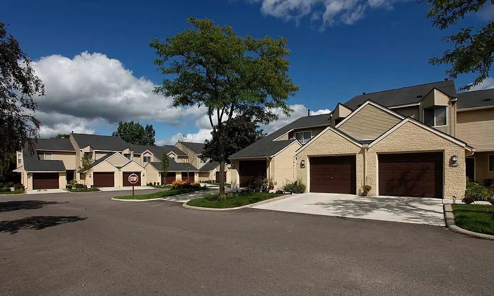 Amberly – photo 1