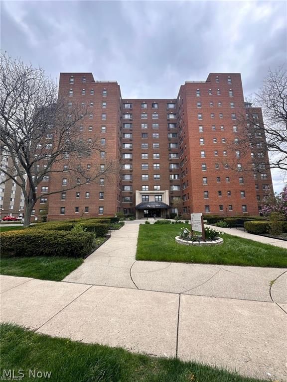 11720 Edgewater Dr unit 908 – photo 1