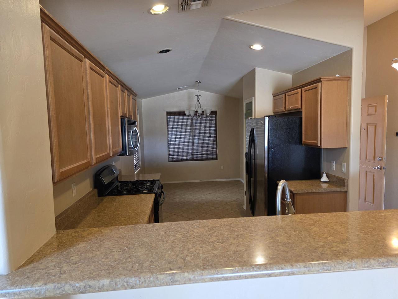 655 S Willis Ray Ave – photo 2