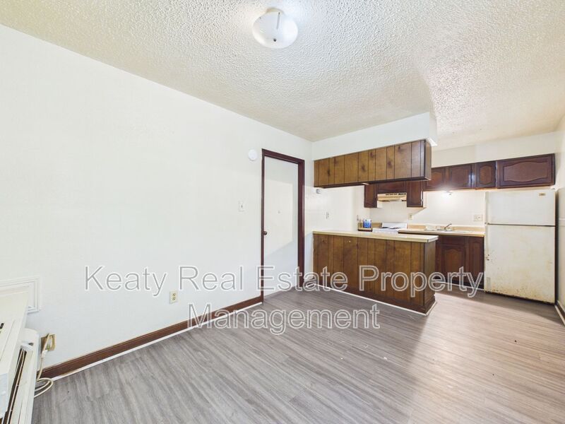 207 Rue Royale unit A – photo 3