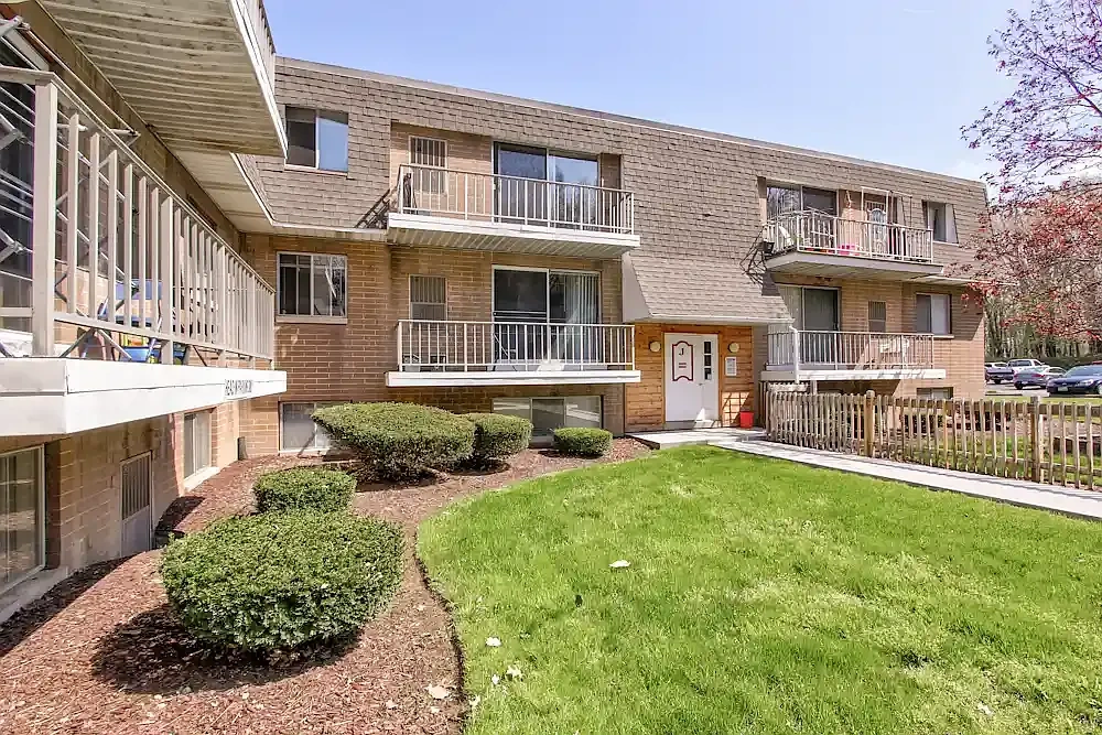 Lake Street Apartments – photo 4