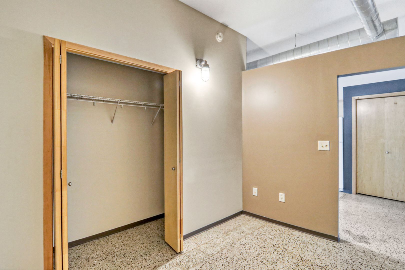 374 5th St N unit 306 – photo 4