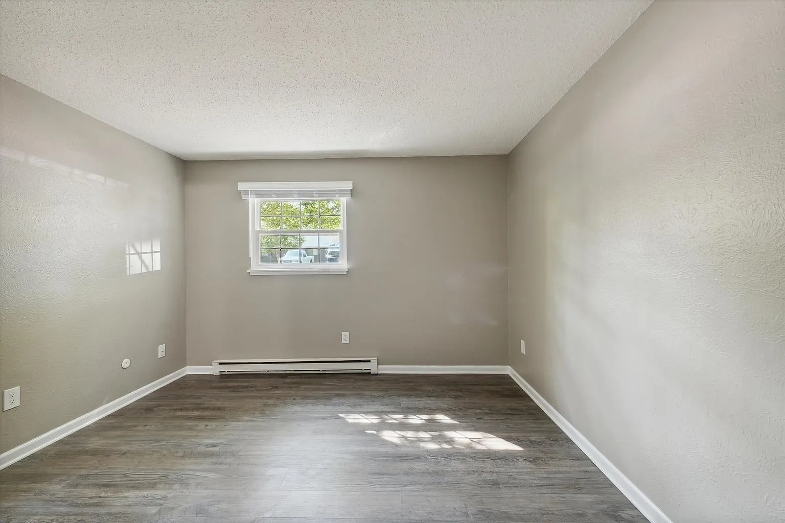 4013 Harvest Ln – photo 1