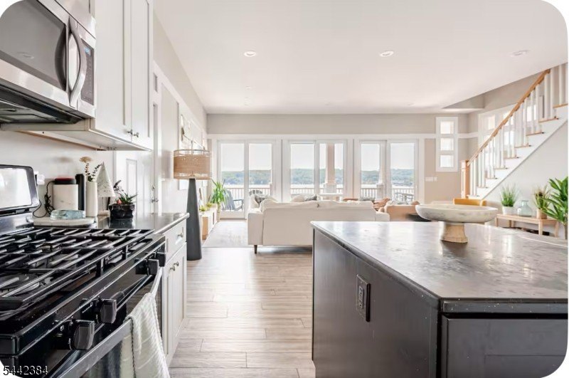 307 Lakeside Blvd – photo 5