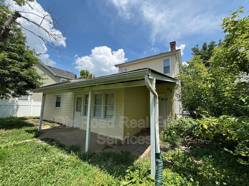 123 N Miami St – photo 3