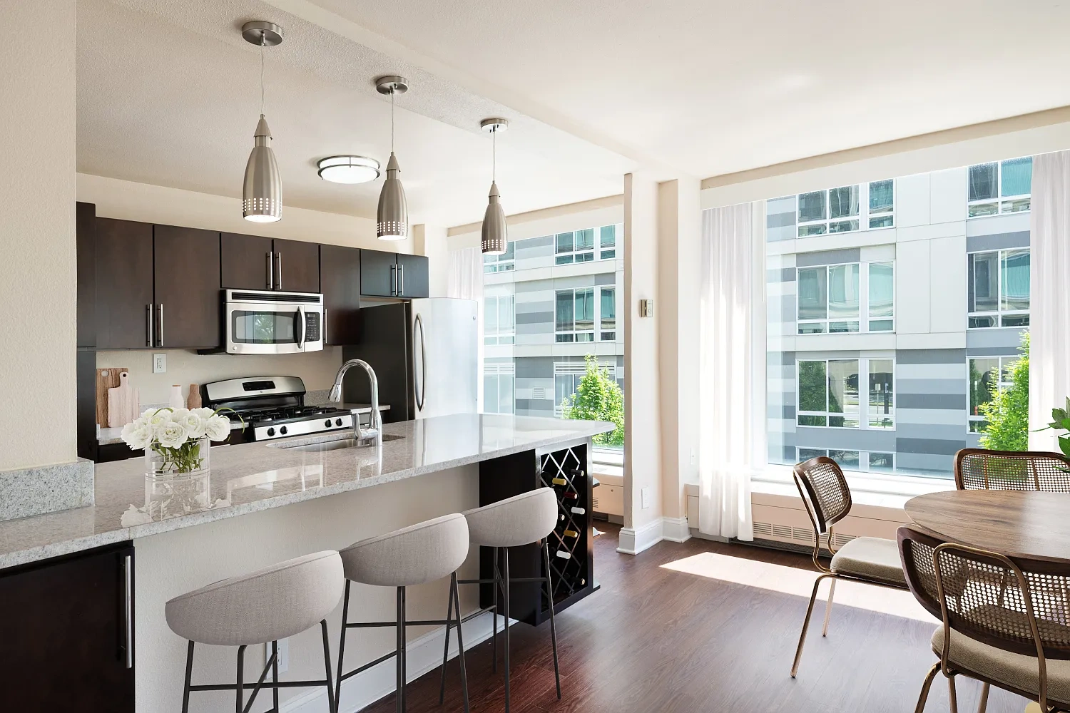 Modern on M – photo 1