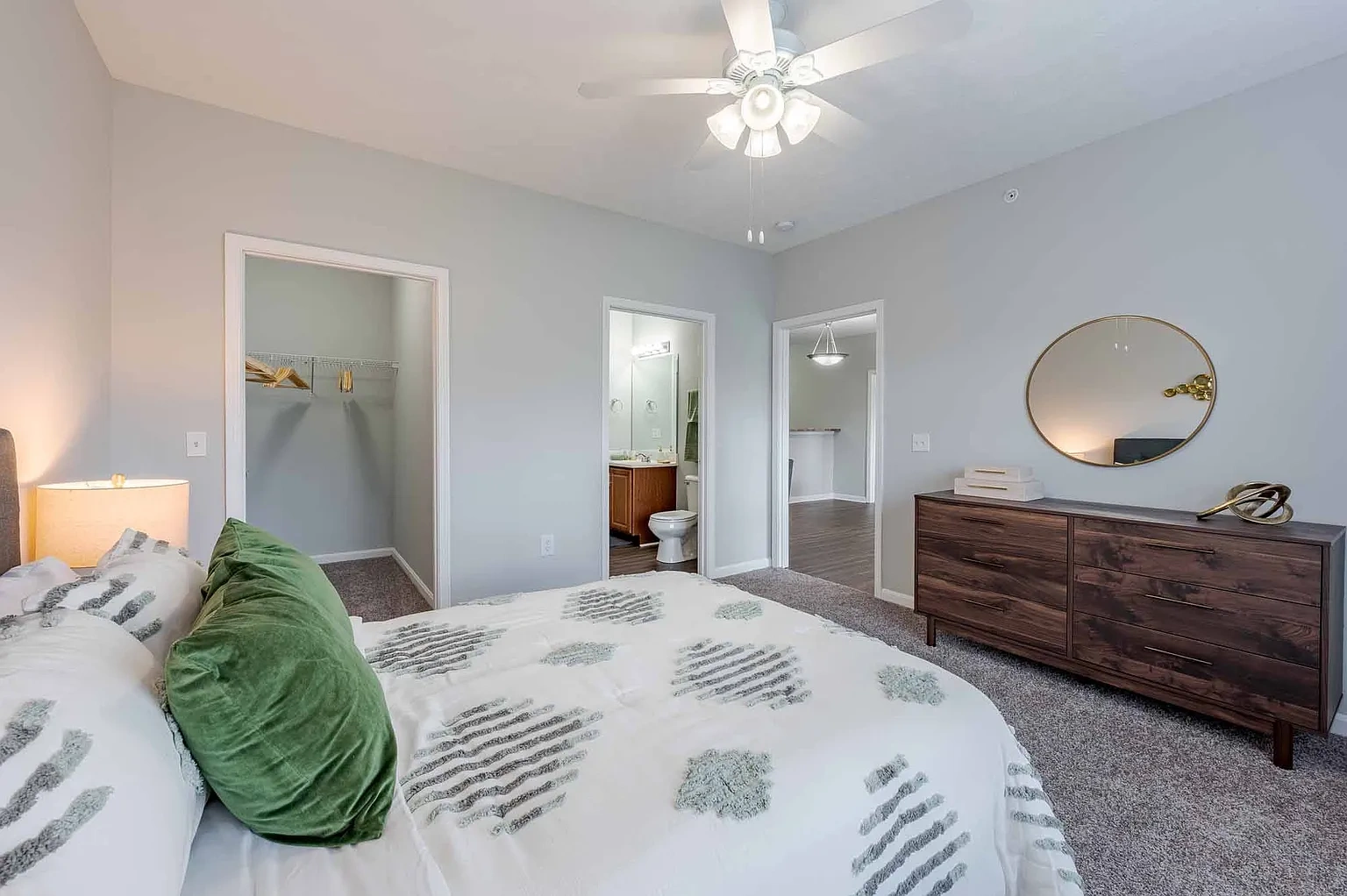 Blankenbaker Crossings Apartment Homes – photo 5