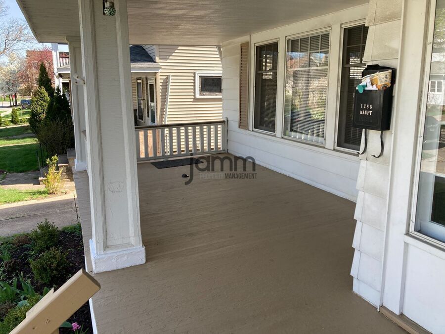 1285 W 105th St – photo 4