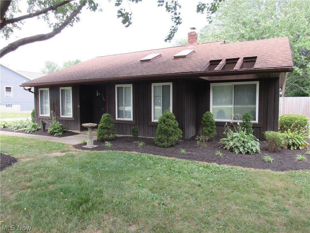 7155 Auburn Rd – photo 1