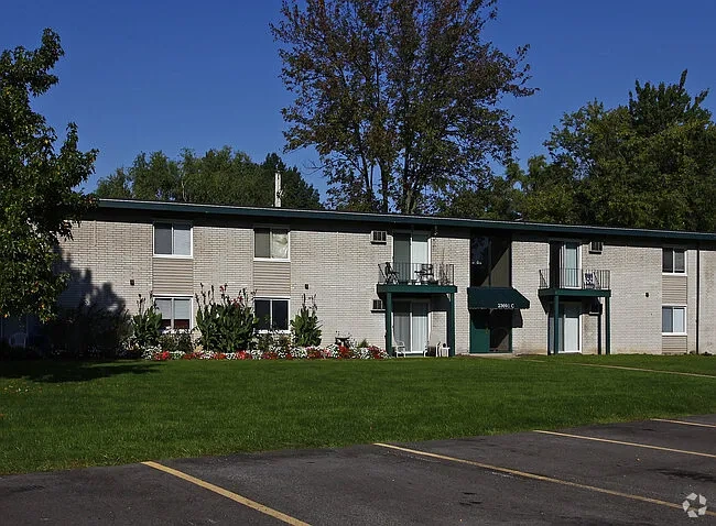Winterberry Village Apartments – photo 5