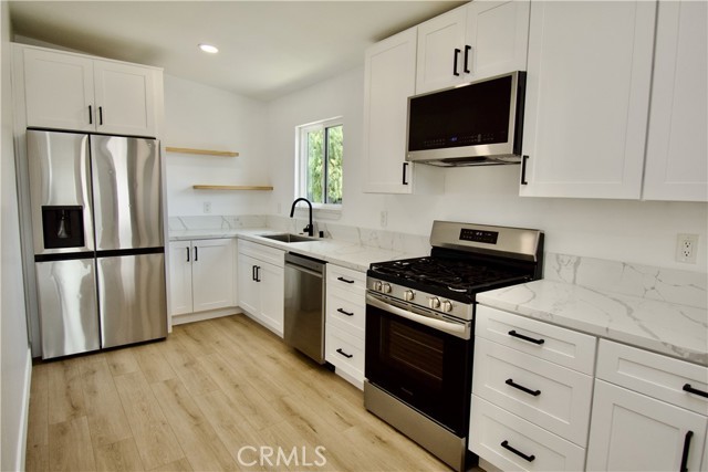 820 Iris Ave – photo 3