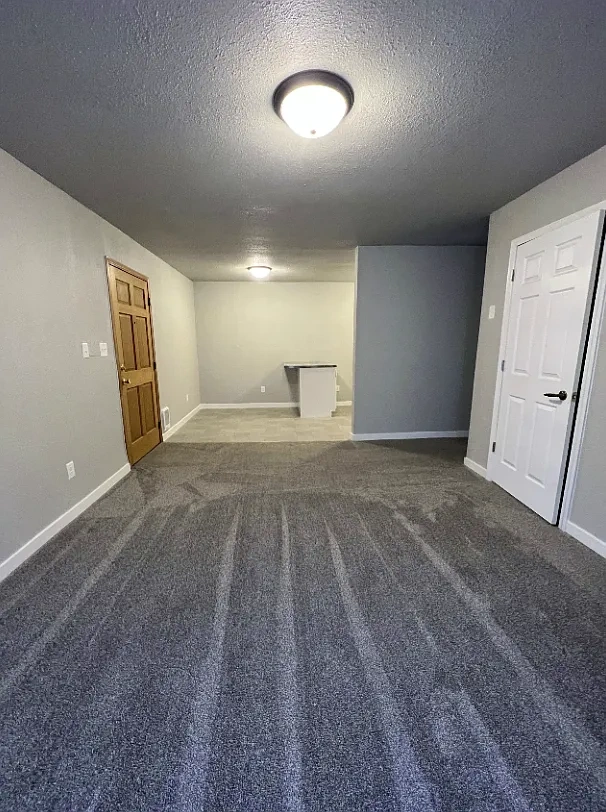 735 Center Avenue West – photo 1