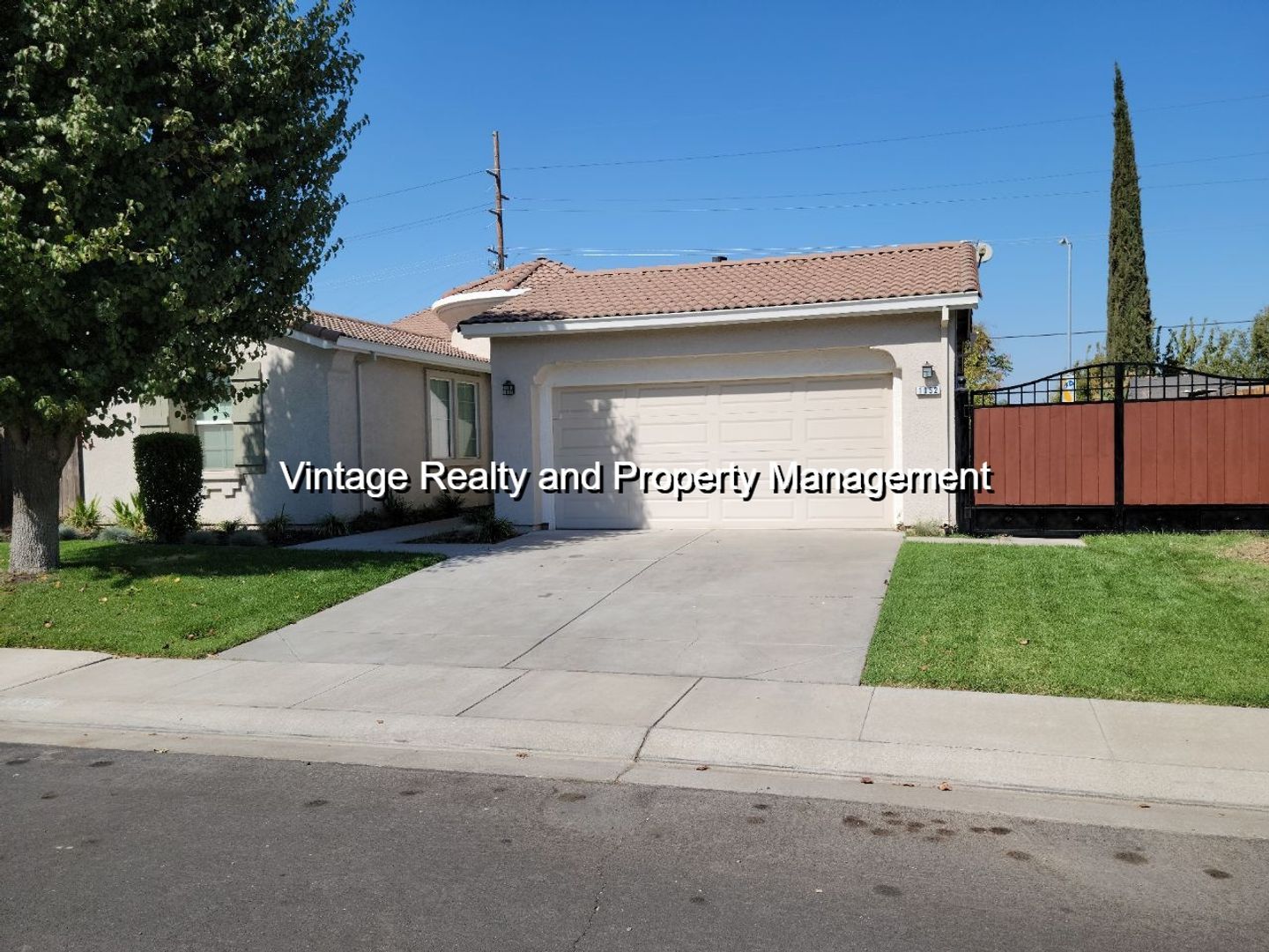 1052 Foxfire Dr – photo 2