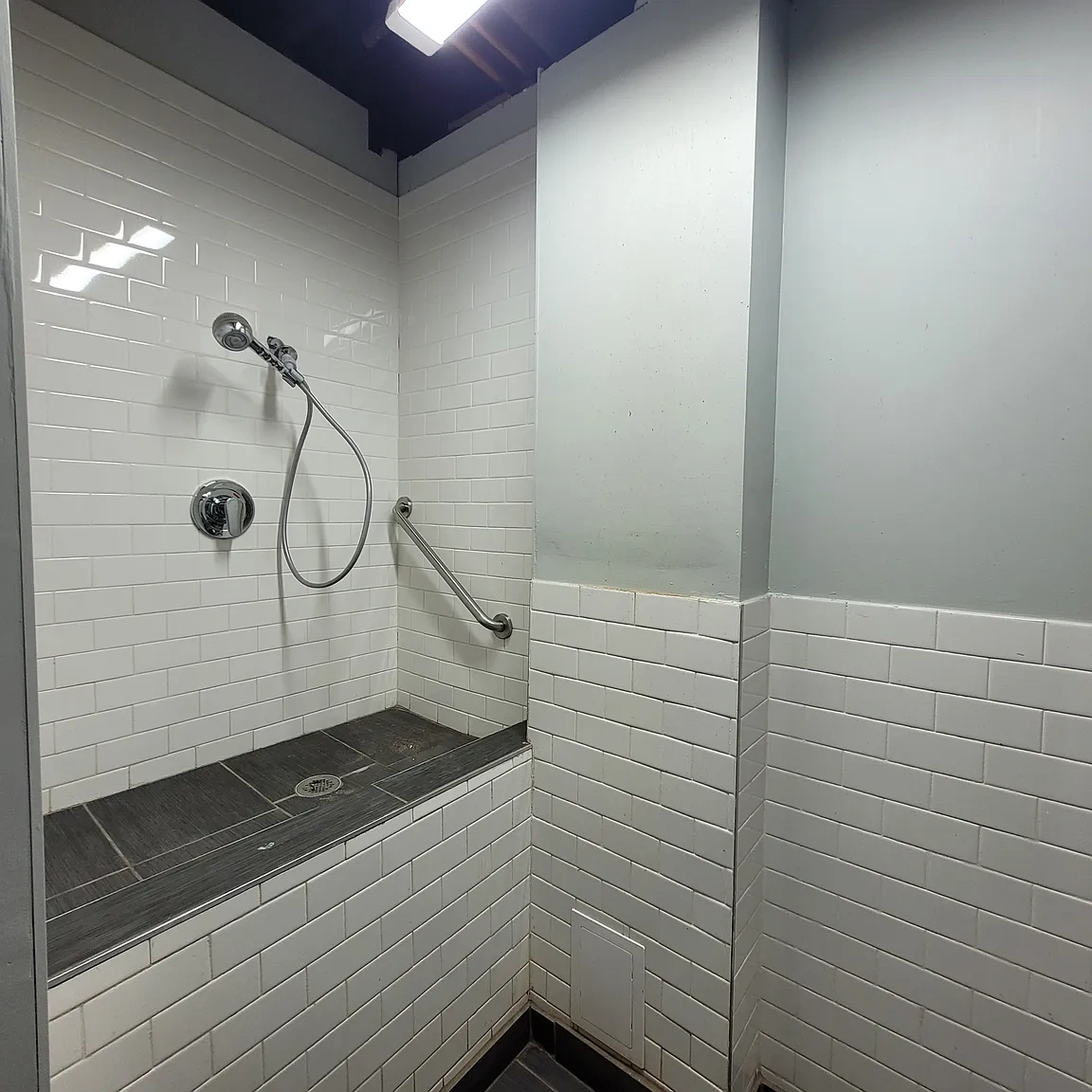 5501-5513 S Everett Ave – photo 4