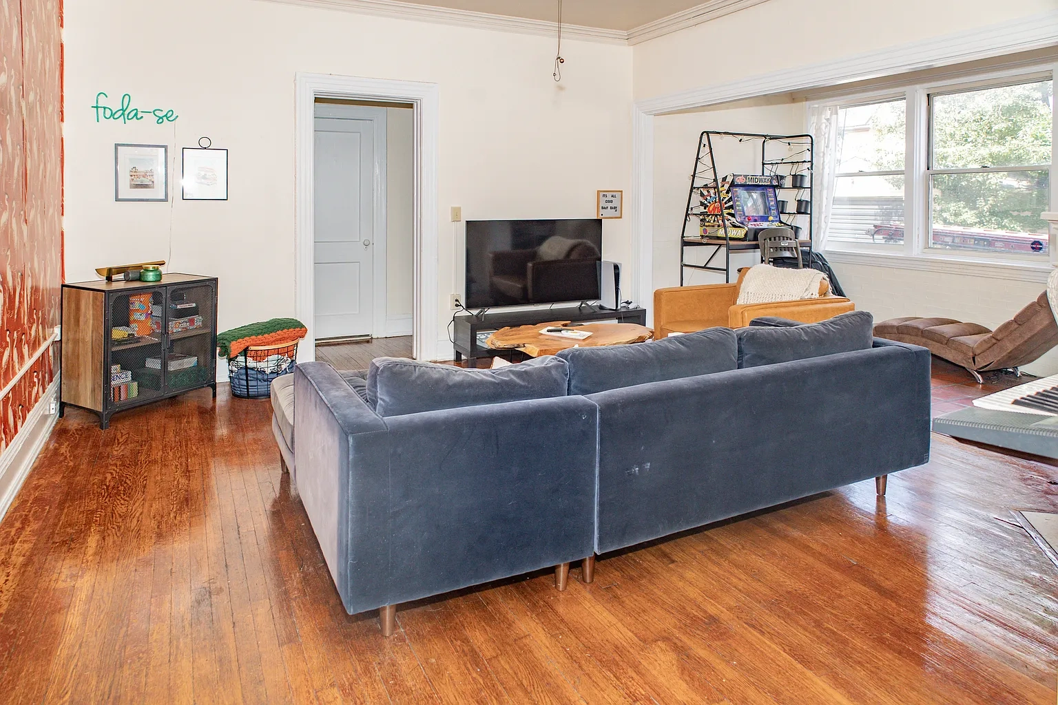 5610 Elmer Street – photo 1