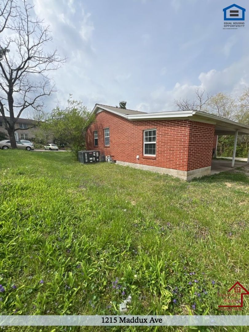 1215 Maddux Ave – photo 4