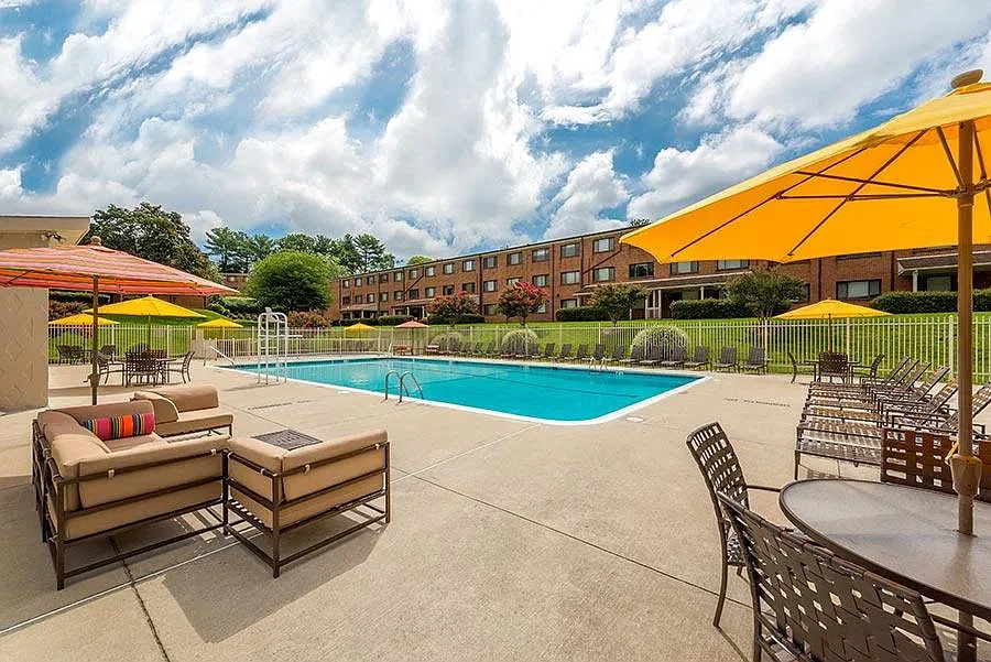 Rollingwood Apartments – photo 2
