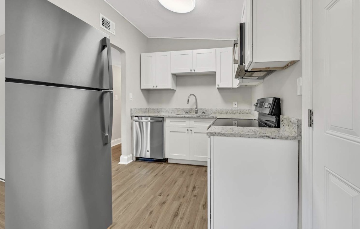 1853 Noble Rd – photo 3