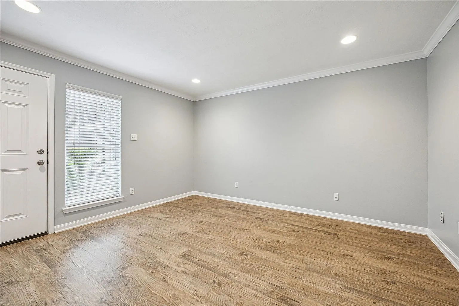835 Heights – photo 4