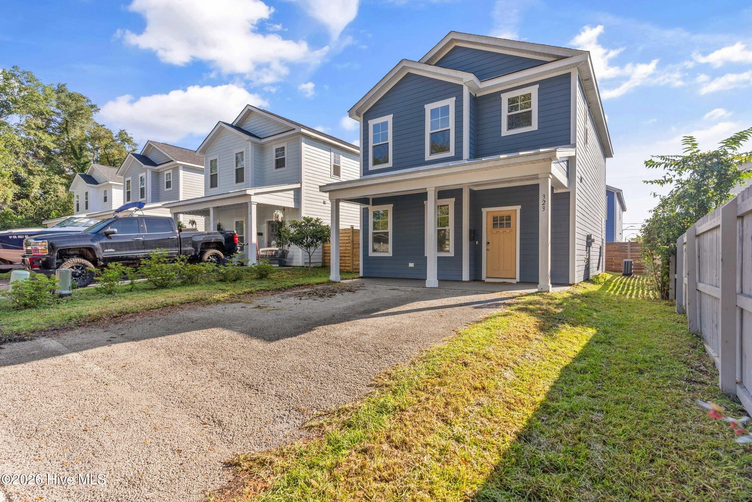 323 Wilson St – photo 2
