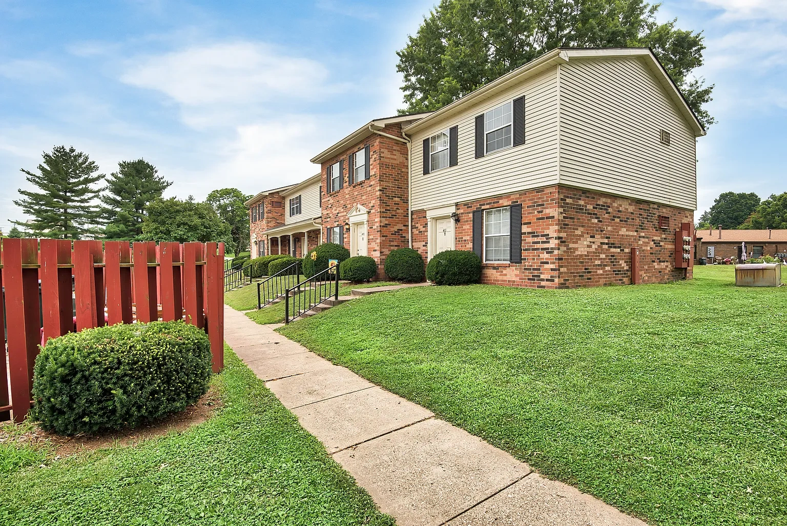 Pleasant Valley Apartments – photo 3