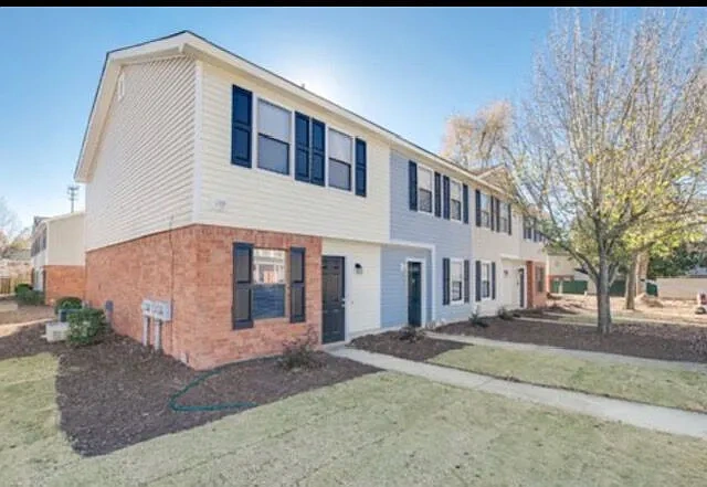 Petersburg Place Apartments – photo 3