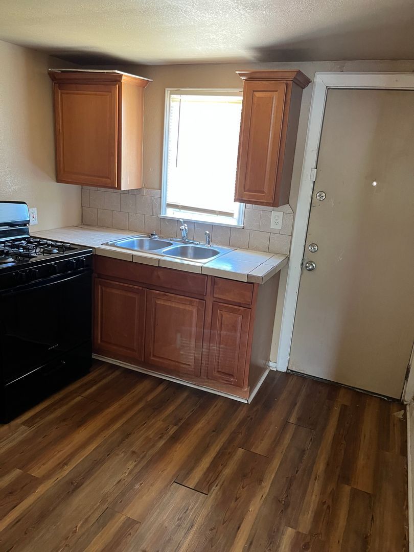 1516 27th St unit Rear – photo 4
