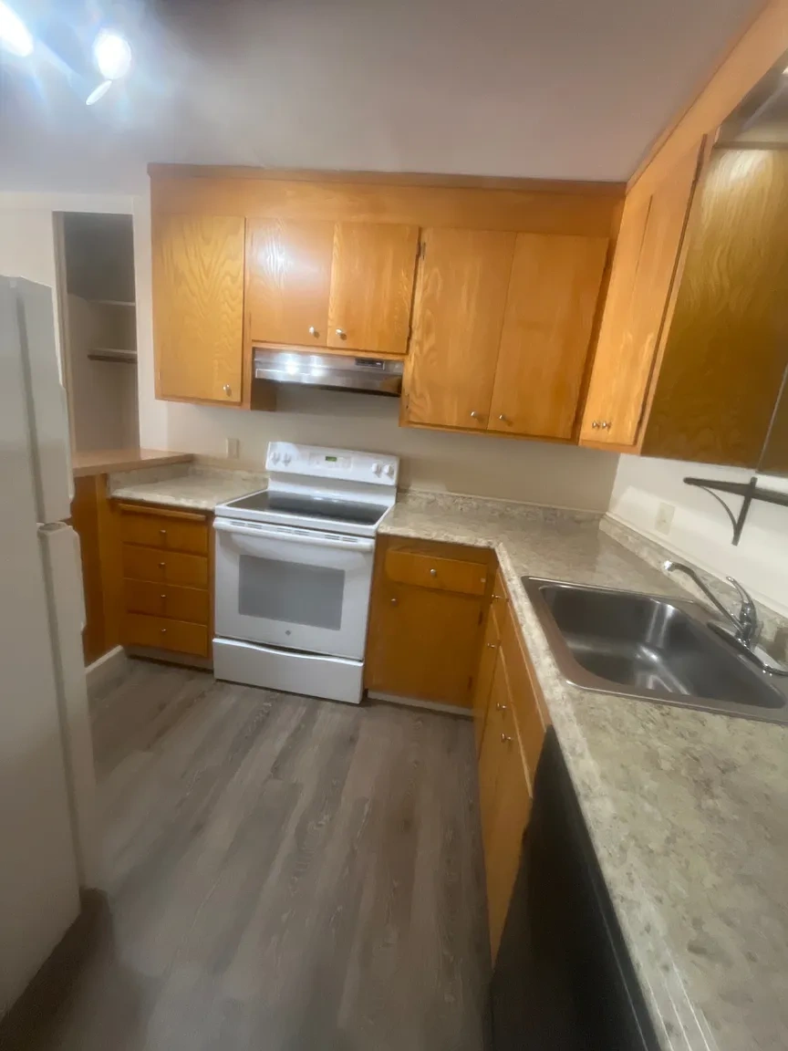 748 Oakland Avenue Apartments – photo 4