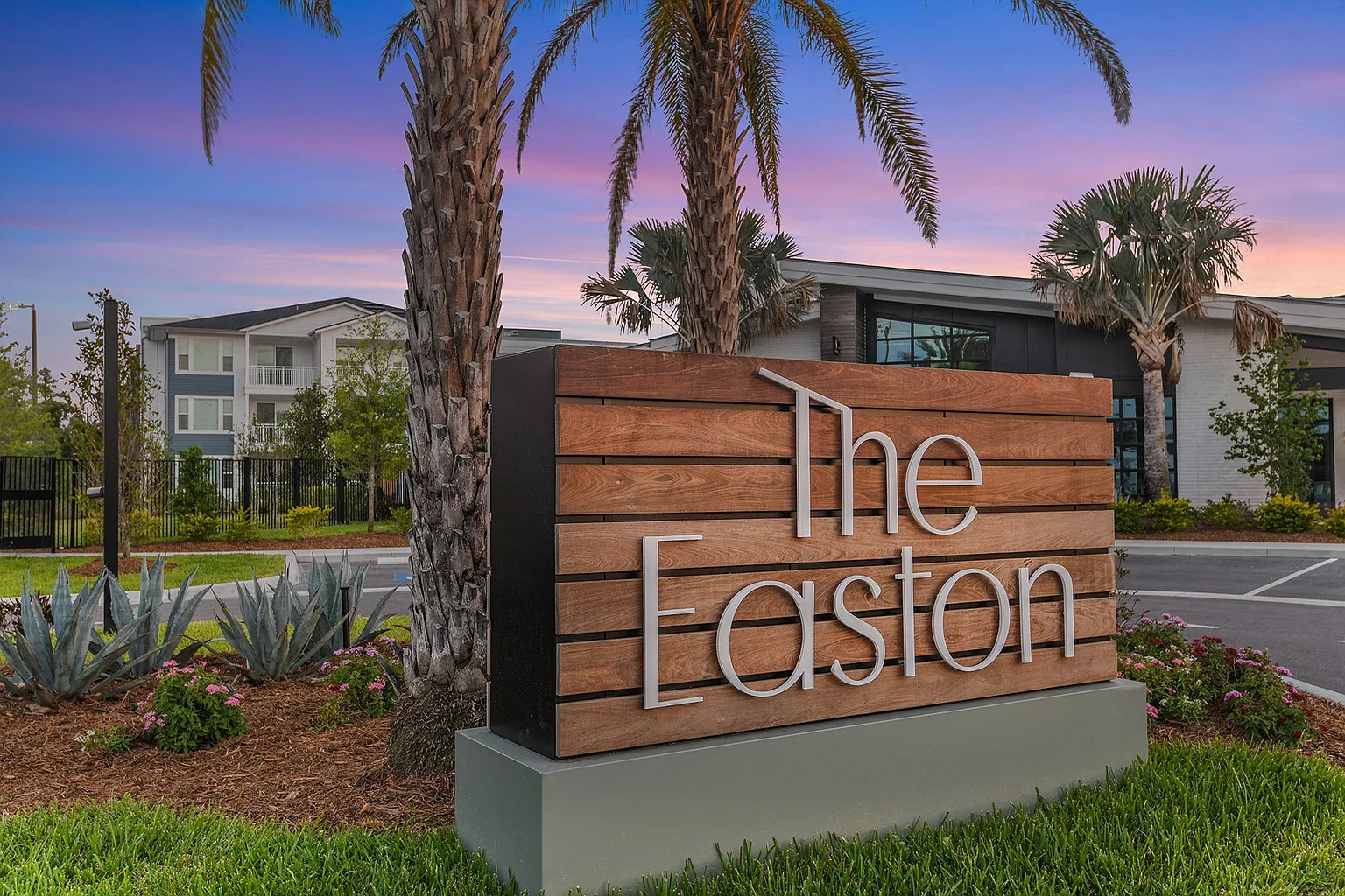 The Easton Riverview Apartments – photo 3