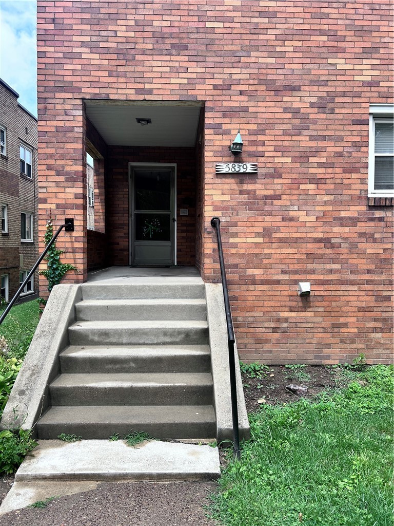 5839 Darlington Rd unit 4 – photo 1