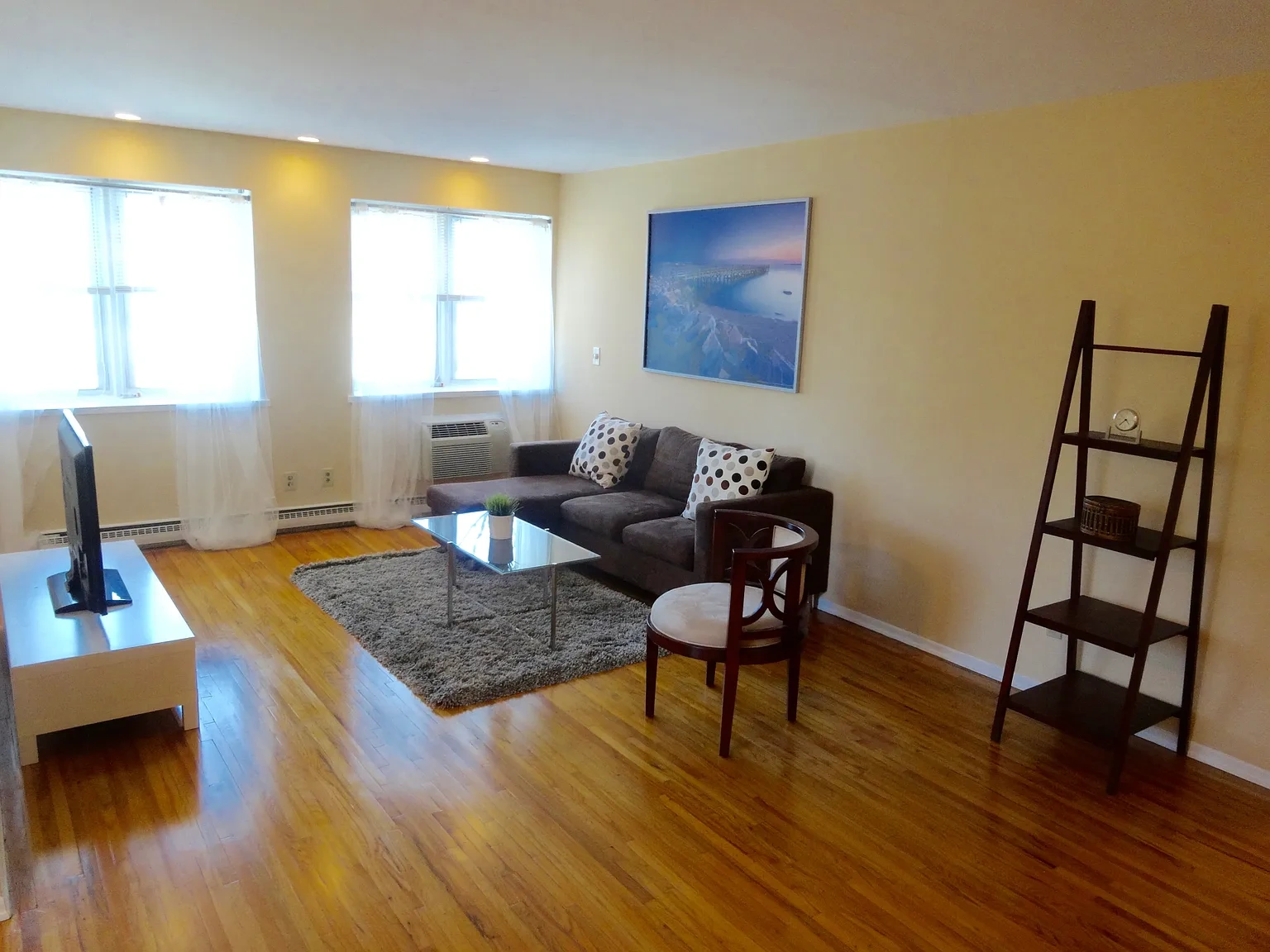 Windsor Oaks Apartments of New Haven, CT – photo 1