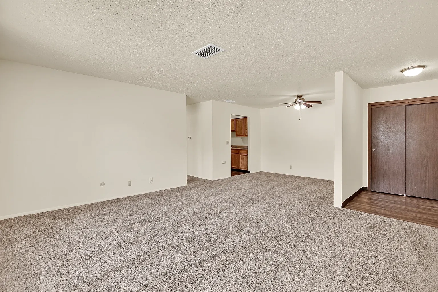 Kimberly Club Apartments – photo 5