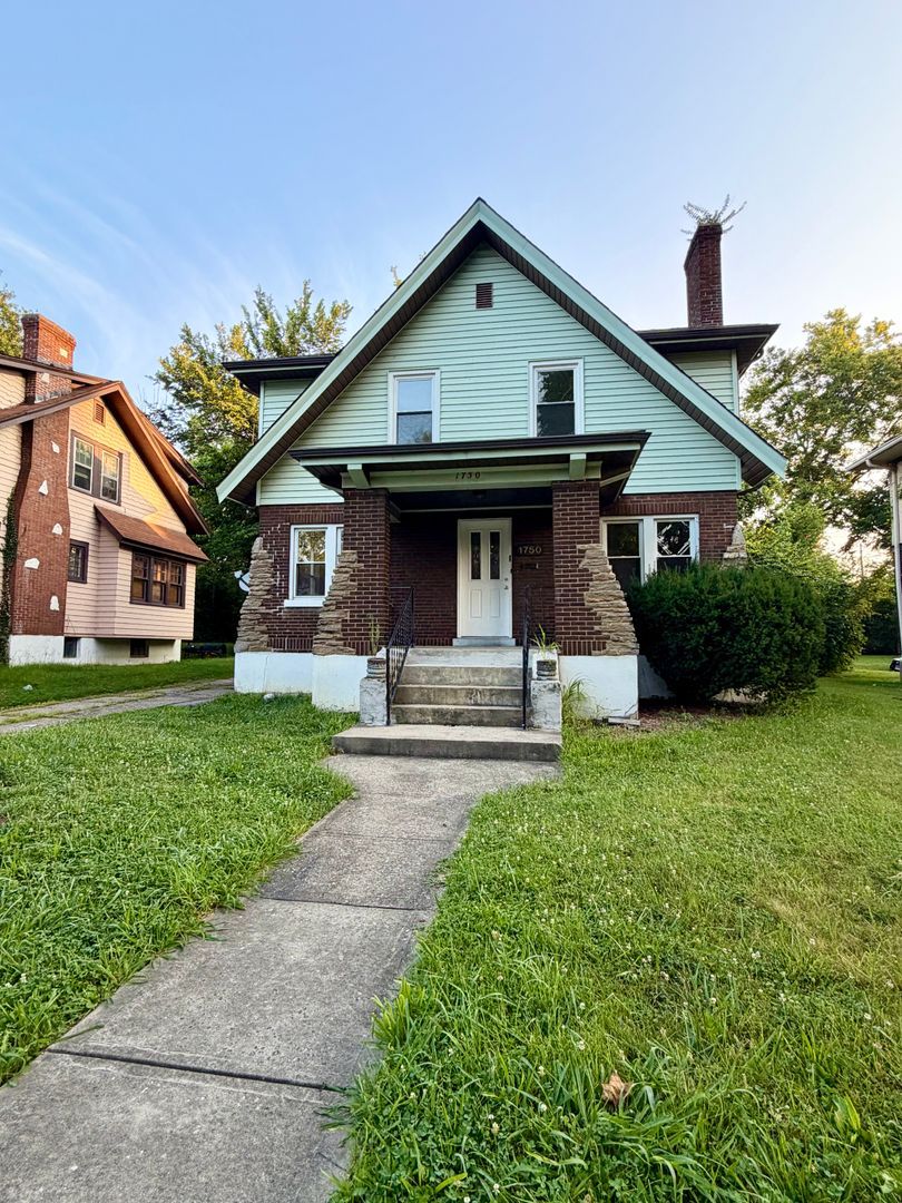 1750 Avonlea Ave – photo 1