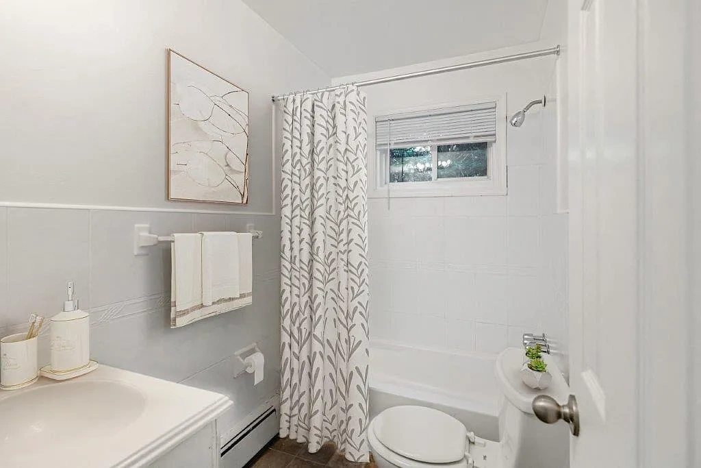 Edgewater Gardens Apartment Homes – photo 5
