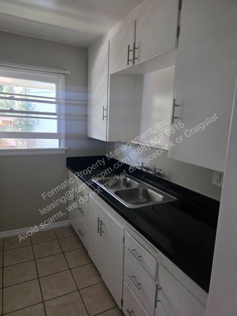 1210 Bennett Ave unit 6 – photo 5