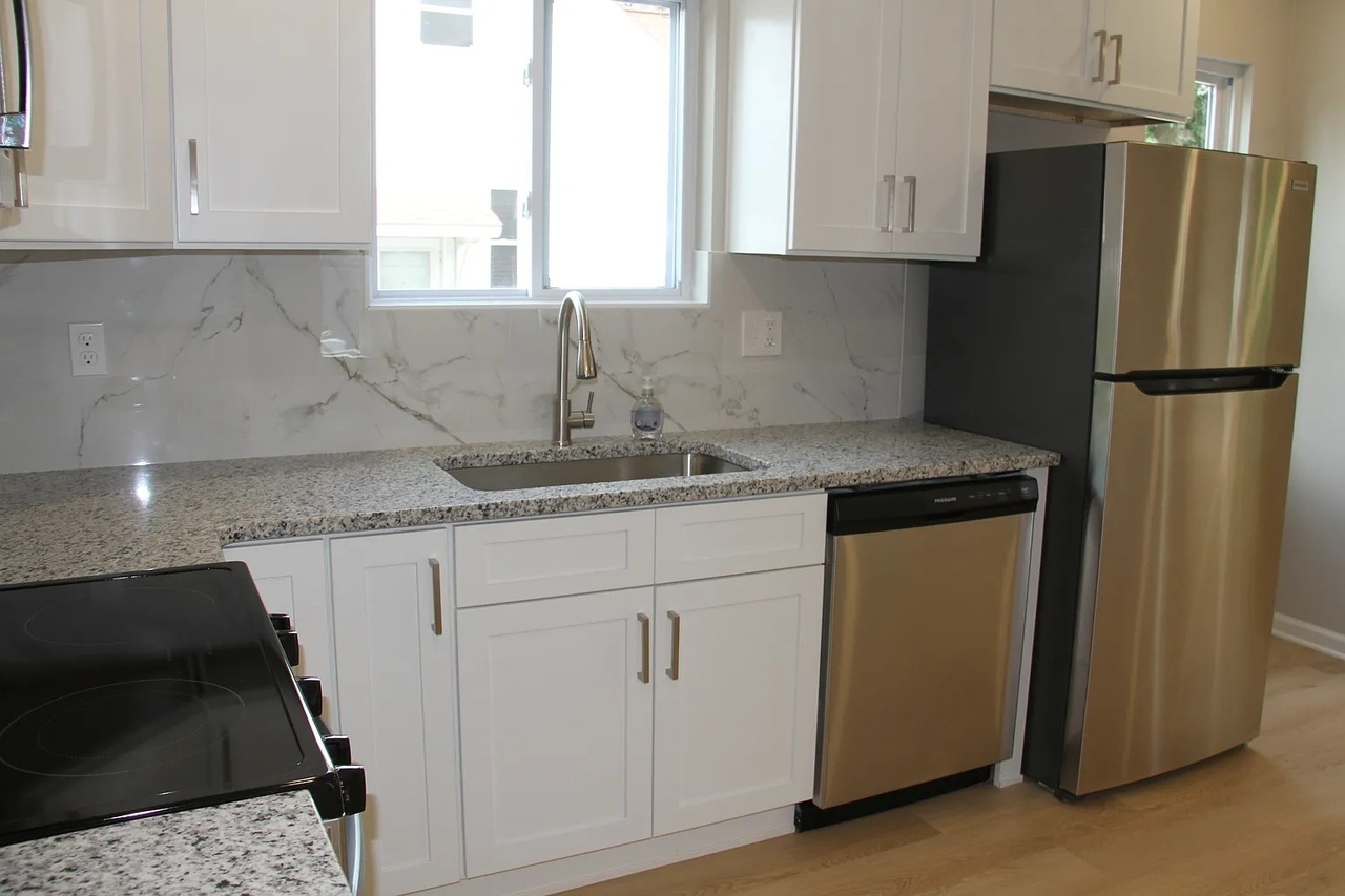 2307 Willowdale Ave – photo 4