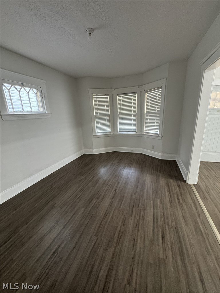 10209 Elwell Ave – photo 3