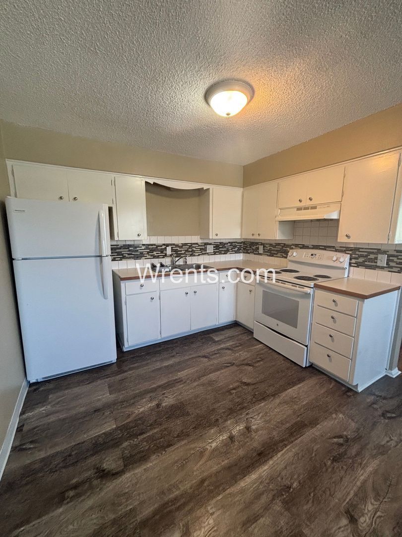 2106 W 1st Ave unit #302 – photo 1